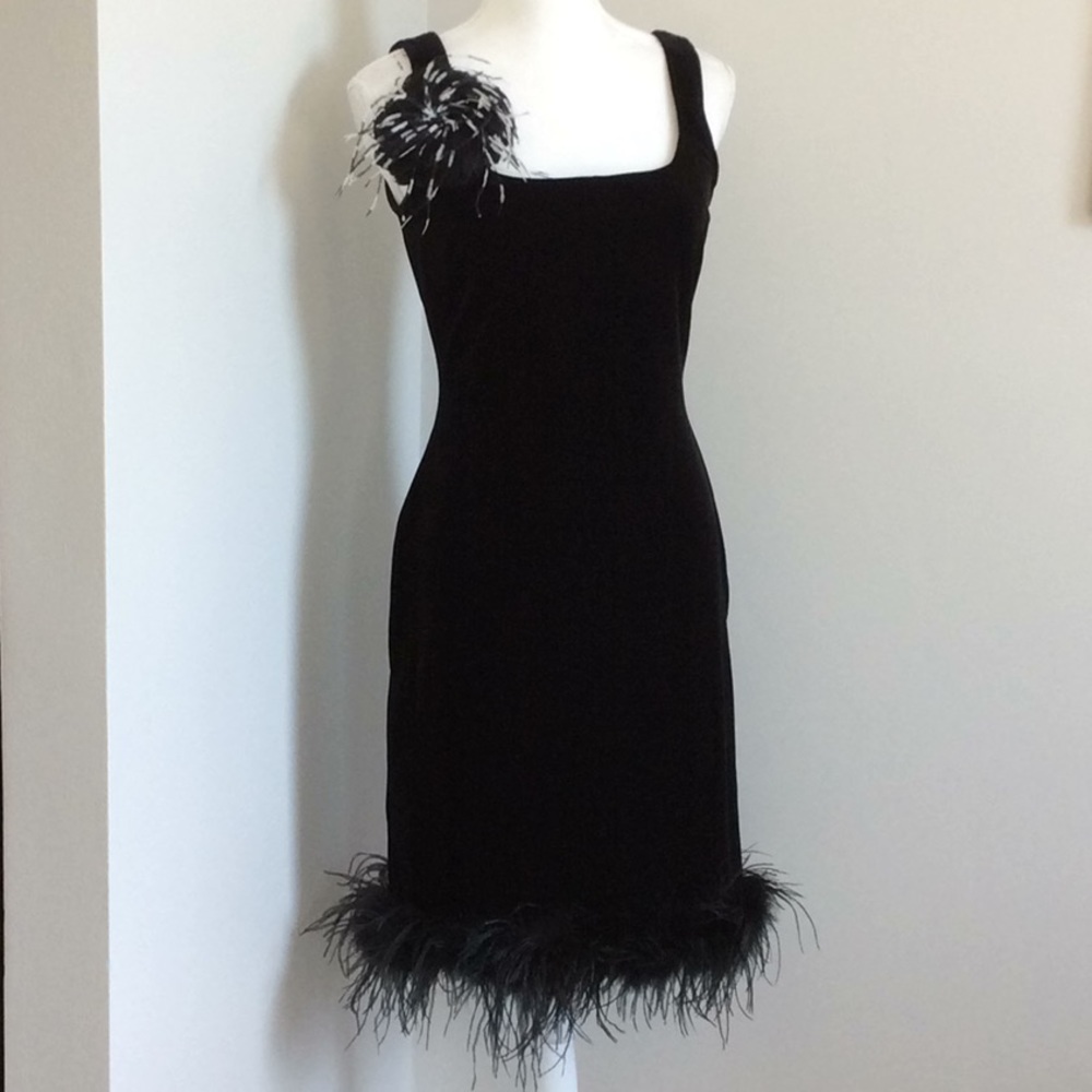 CACHET VELVET LITTLE BLACK DRESS W/OSTRICH FEATHER